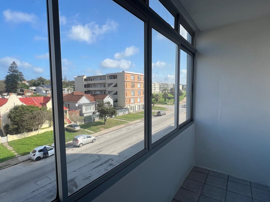 To Let 1 Bedroom Property for Rent in Humewood Eastern Cape